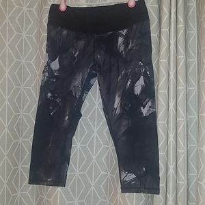 Lucy marbled capris